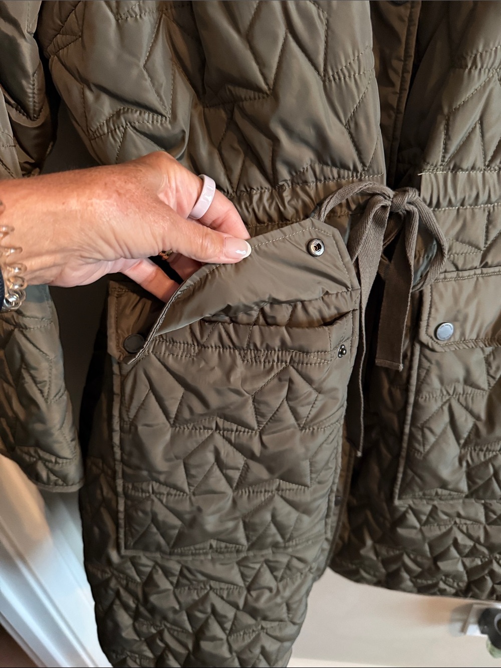 Avec Les Filles Quilted Hooded Drawstring Jacket - Olive - Picture 4 of 7